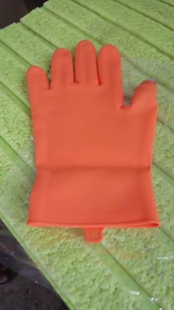 Right-Handed Silicone Thumb Cutter Gloves (1Pc) Your Brand