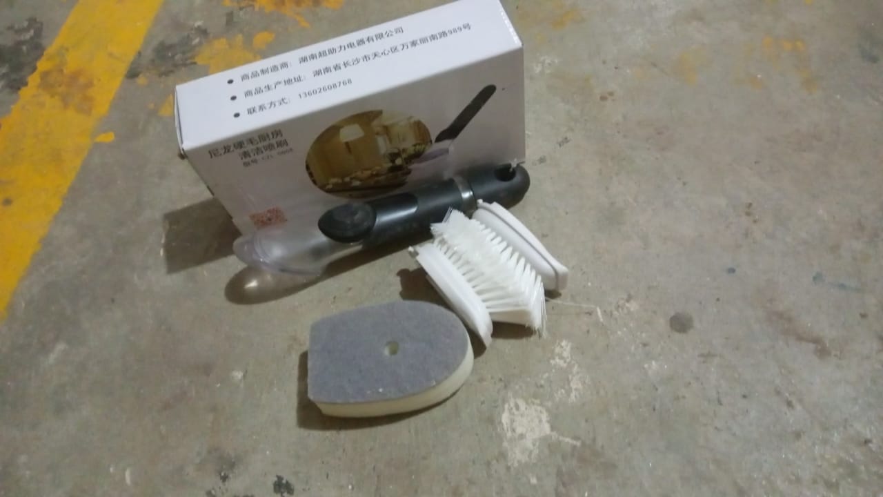 Dish Scrubber with Soap Dispenser, Soap Dispensing Dish Brush Set (1 Set) Your Brand