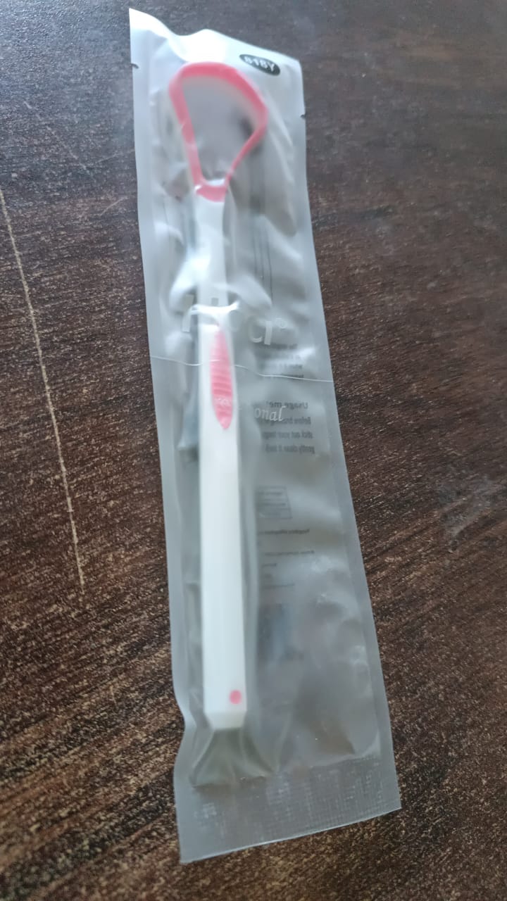 Tongue Cleaner Oral Tongue Cleaner Brush Scraper (1 Pc) Your Brand