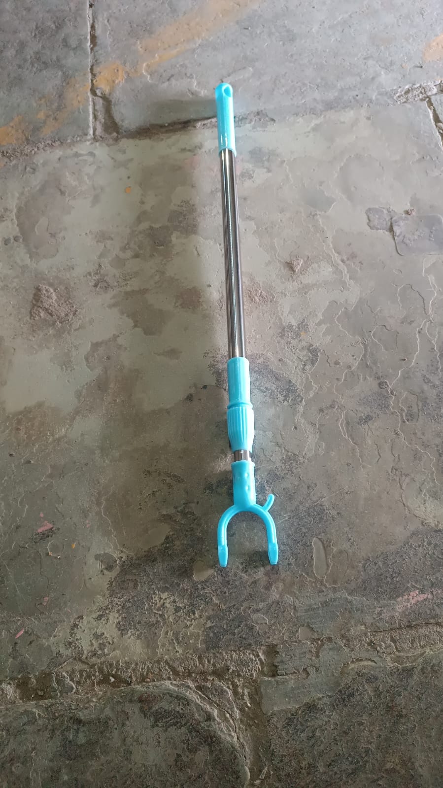 Stainless Steel Telescopic Pole Clothes Hooks Hanger (1 Pc / 1 Mtr.) Your Brand