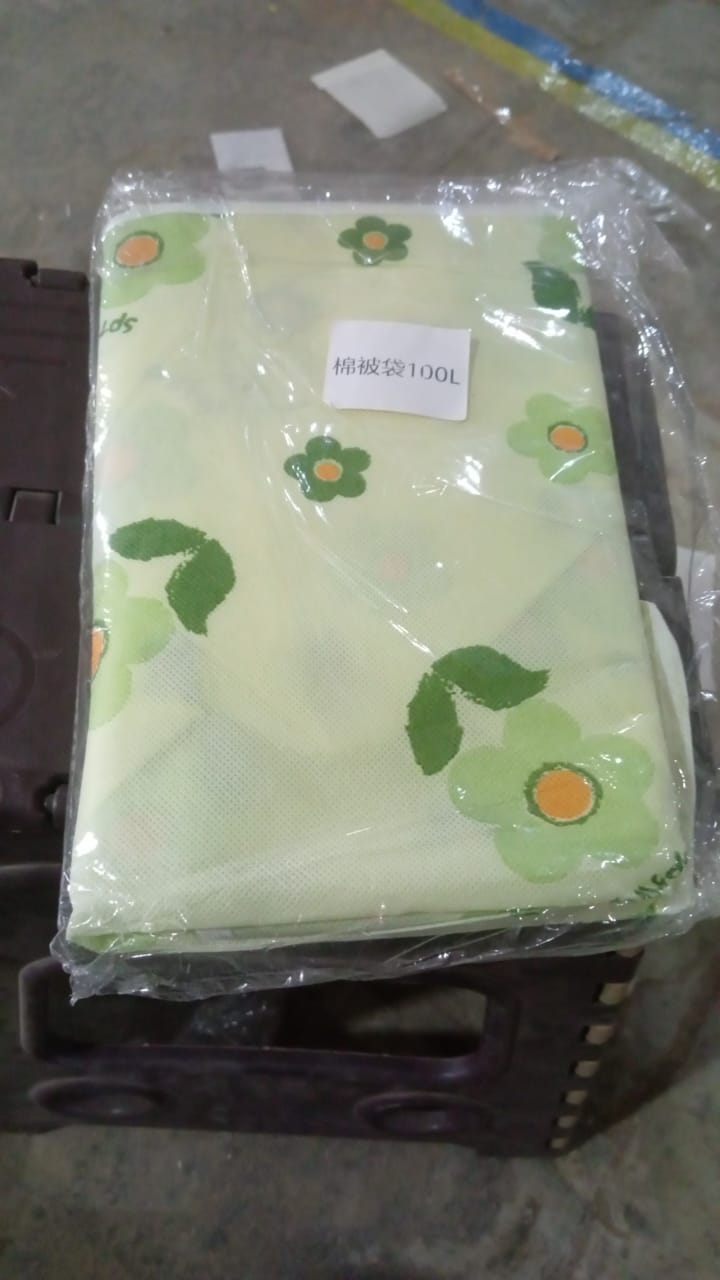 Foldable Clothes Storage Comforter Organizer Storage (100 L / Mix Color) Your Brand