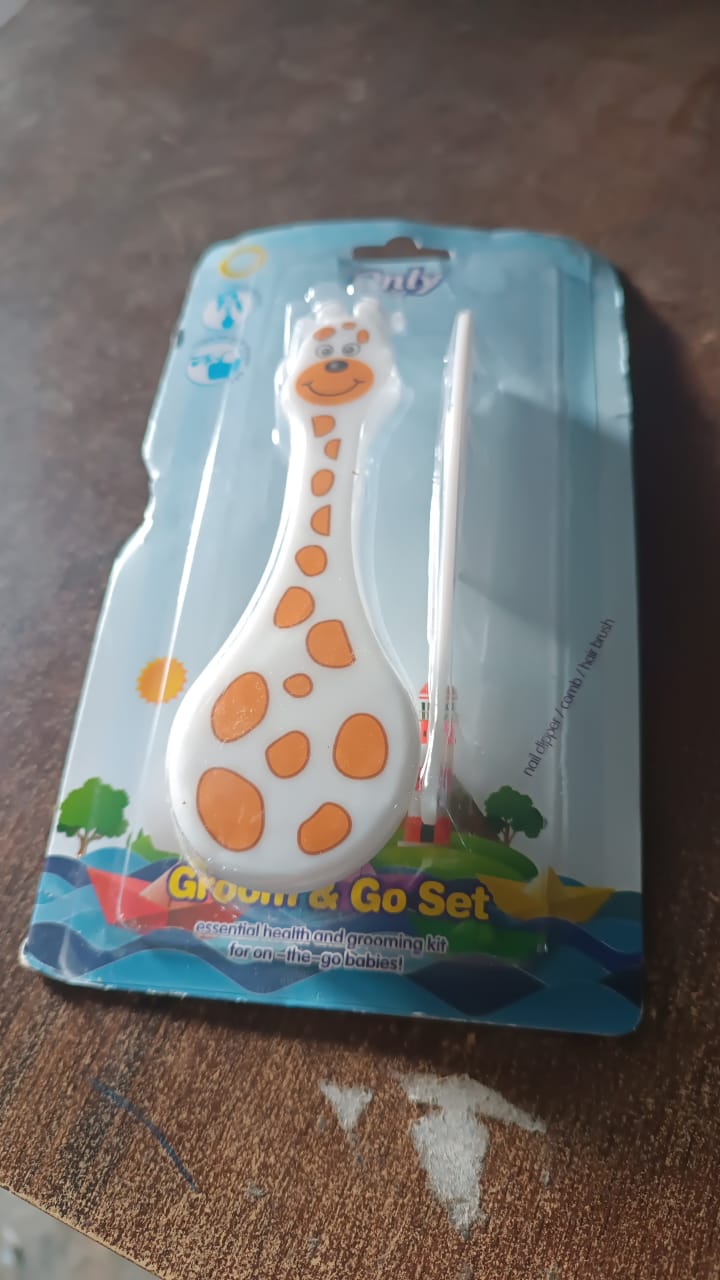 Baby comb and brush hair set (1 Pc / Mix Color) Your Brand