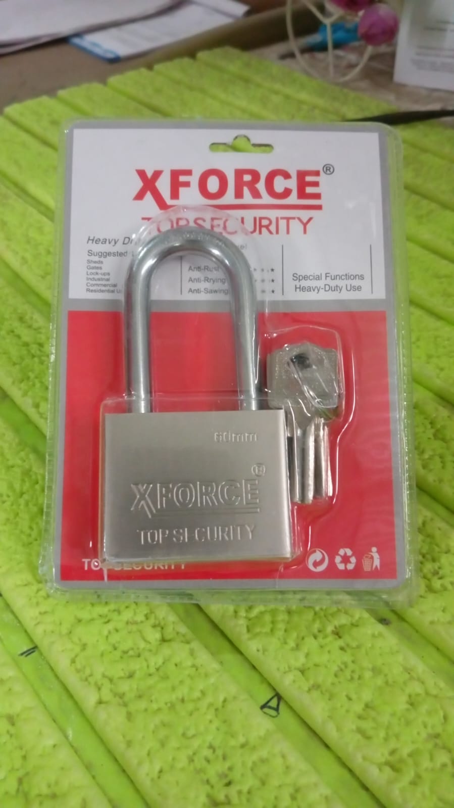 Multipurpose Solid 6 Keys Padlock 60 mm / 1 Pc) Your Brand