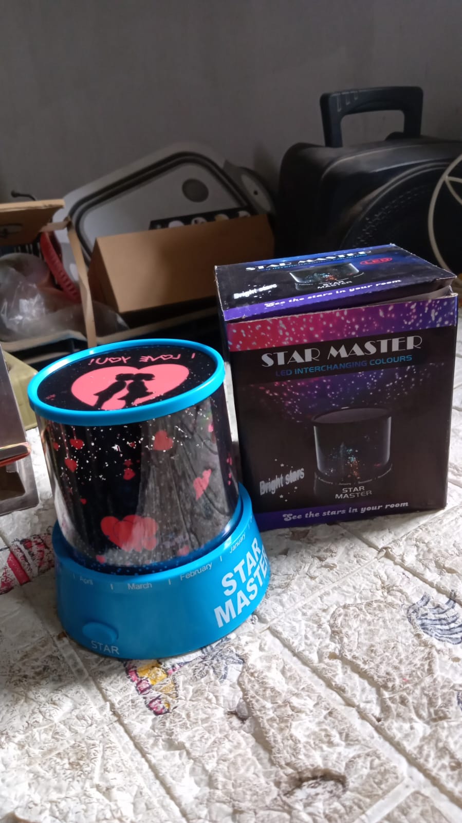 LED Projector Night Light Amazing Lamp, 3 Battery operated lamps, Rotation With the music Function, Master for Kids Bedroom Home Decoration Night Romantic Gift (Battery Not Included / 1 pc) Your Brand