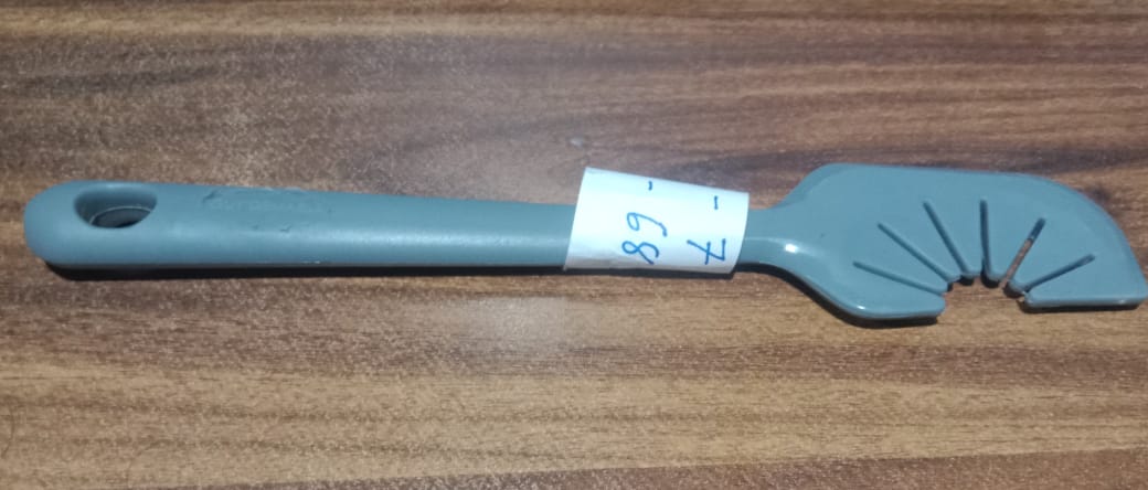 Silicon Whisk Cleaner Kitchen Tool / Whisk Scraper Tool (1Pc) Your Brand