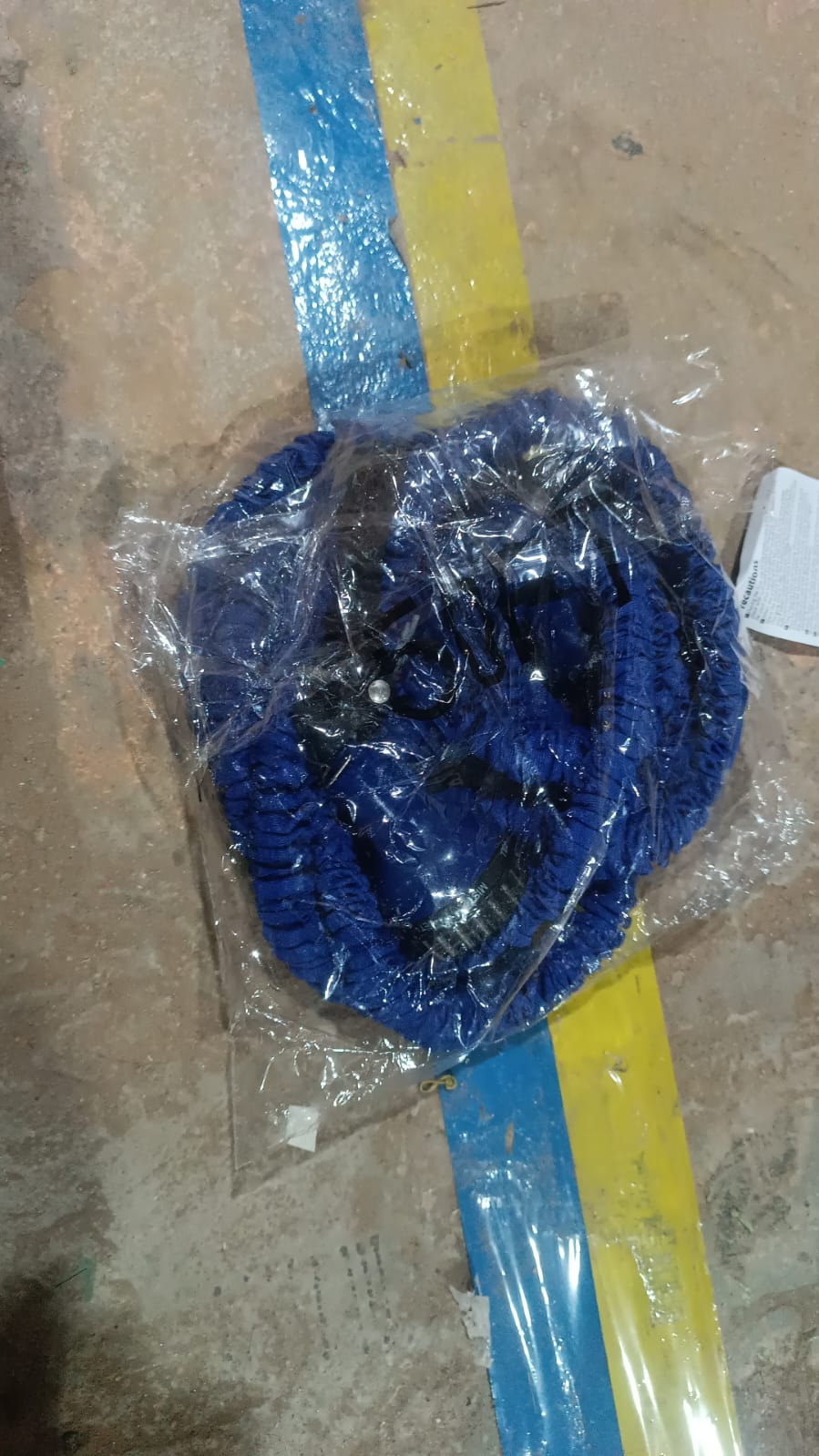 Expandable Magic Garden Hose with Spray Gun, Approx 4 Metre Pipe (1 Set / Mix Color) Your Brand