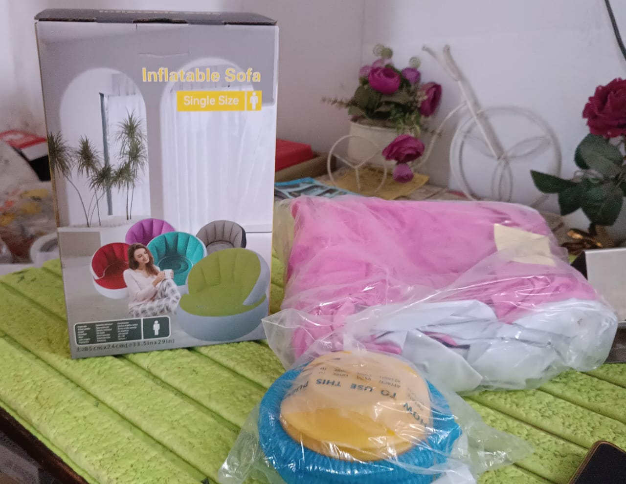 Kids inflatable sofa chair with backrest & Foot Air Pump with Hose (1 Set / 85x74 Cm Approx) Your Brand