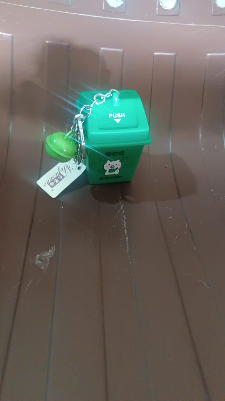 Trash Can Keychain Recycle Can Keyring Novelty Keychain