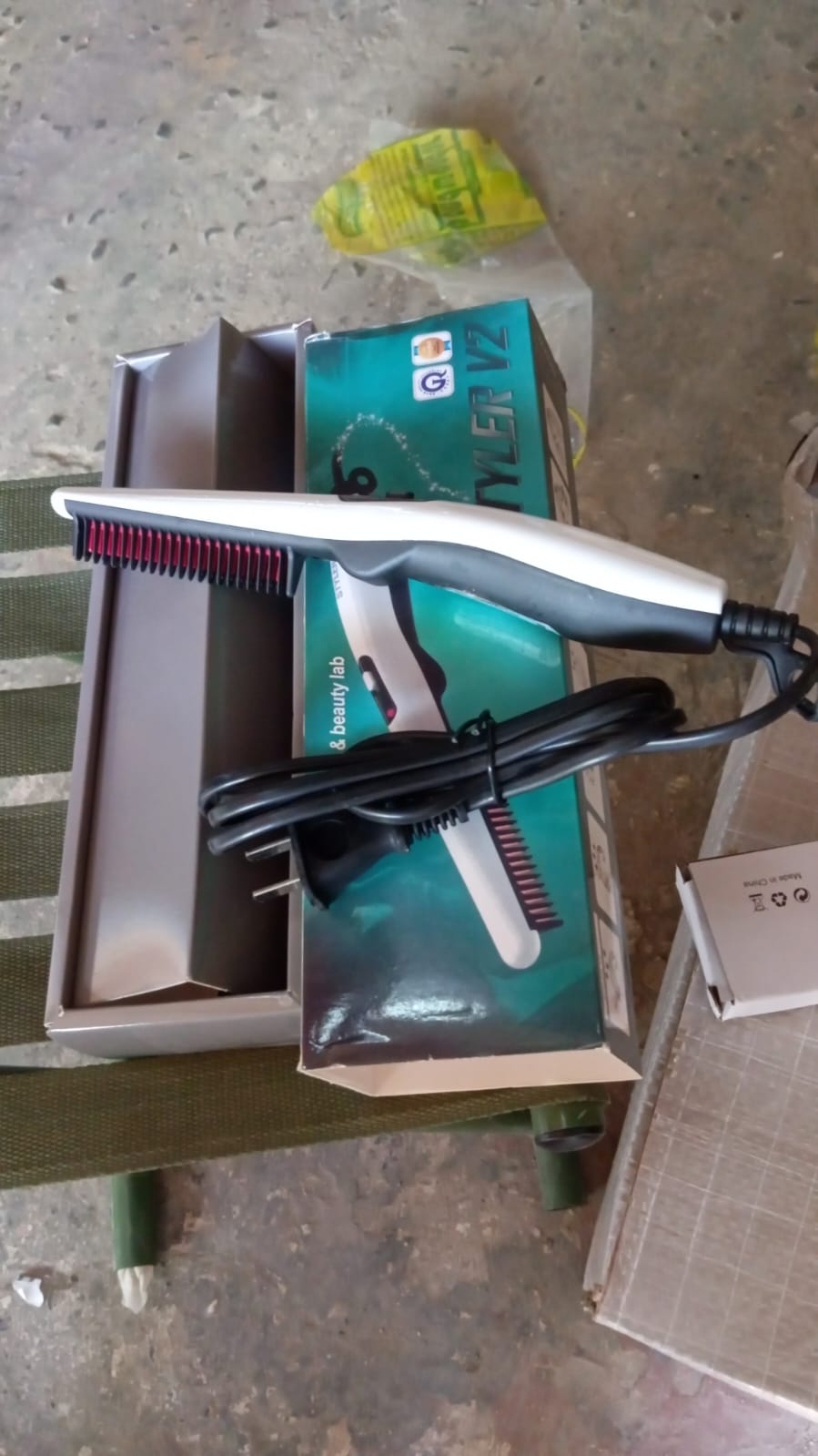 Electric Hair Straightening Comb Portable Straight Beard Comb (1 Pc) Your Brand