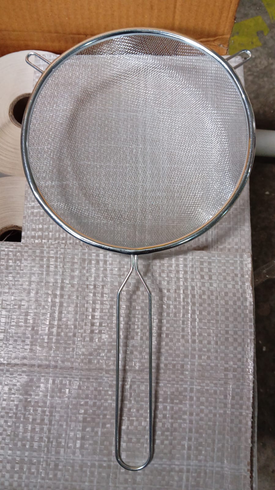 Big Mesh Strainer With Handle Stainless Steel Oil Straine, Mesh Sieve Strainer(1 Pc) Your Brand