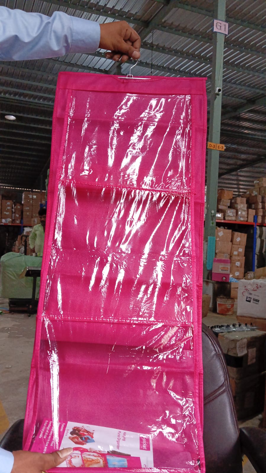 6 Pockets Hanging Purse Handbag Organizer Clear Hanging Shelf Bag (1 Pc) Your Brand