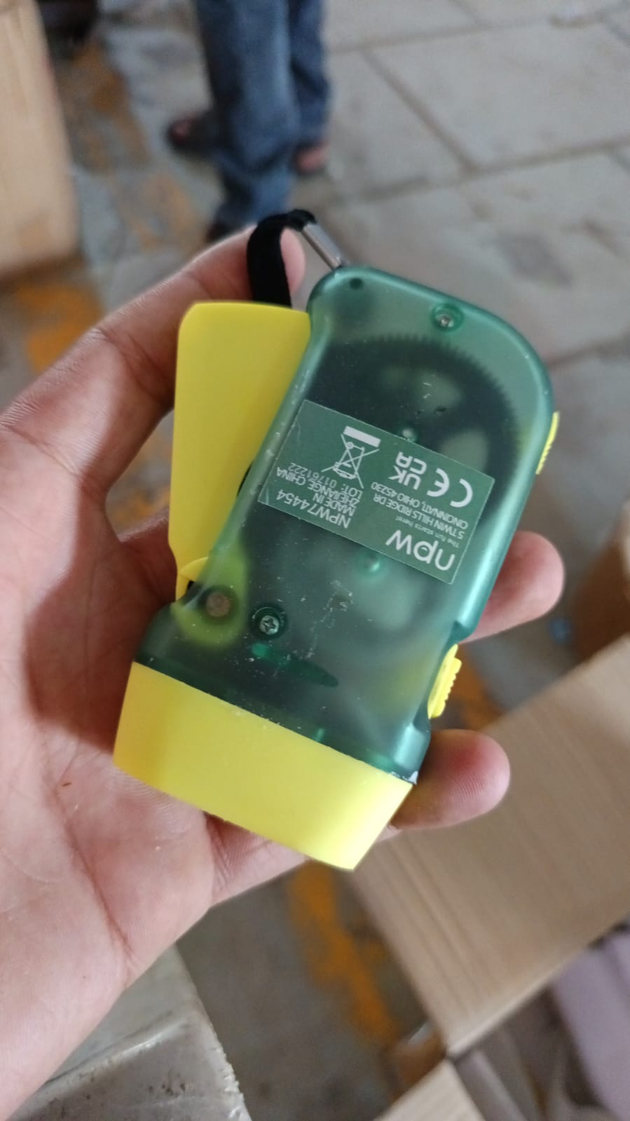 3 LED Hand Press Torch Hand Crank Flashlight Hand Pressing Flashlight Traveling Torch Light Manual Generator, Battery-Free Flashlight (1 Pc) Your Brand