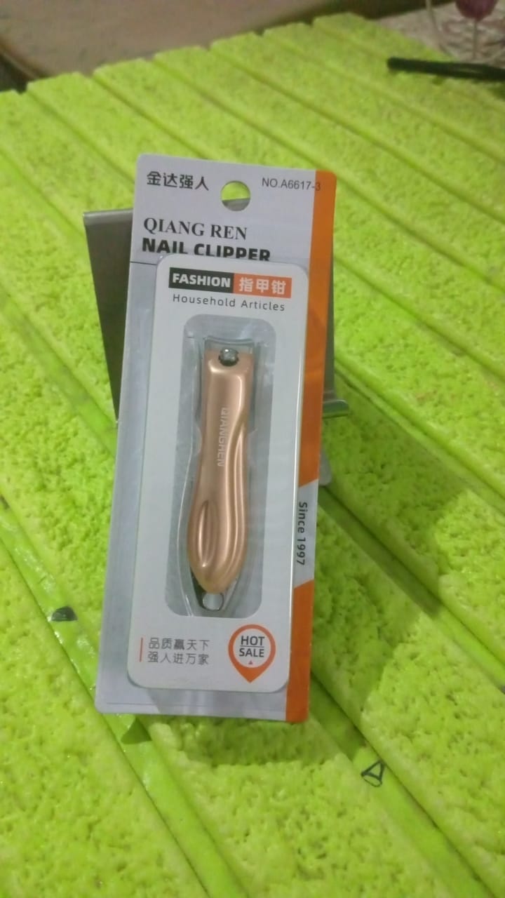 Stainless Steel Folding Portable Large Nail Clippers with Nail File (1 Pc) Your Brand