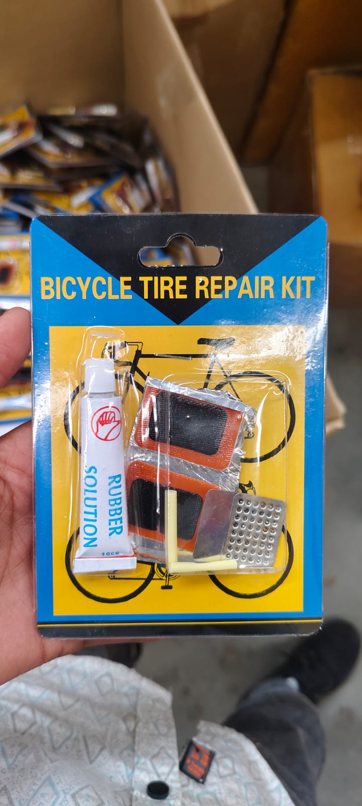 Bicycle Tire Repair Kit – Portable Puncture Repair Set with Adhesive (1 Set / Mix Design)