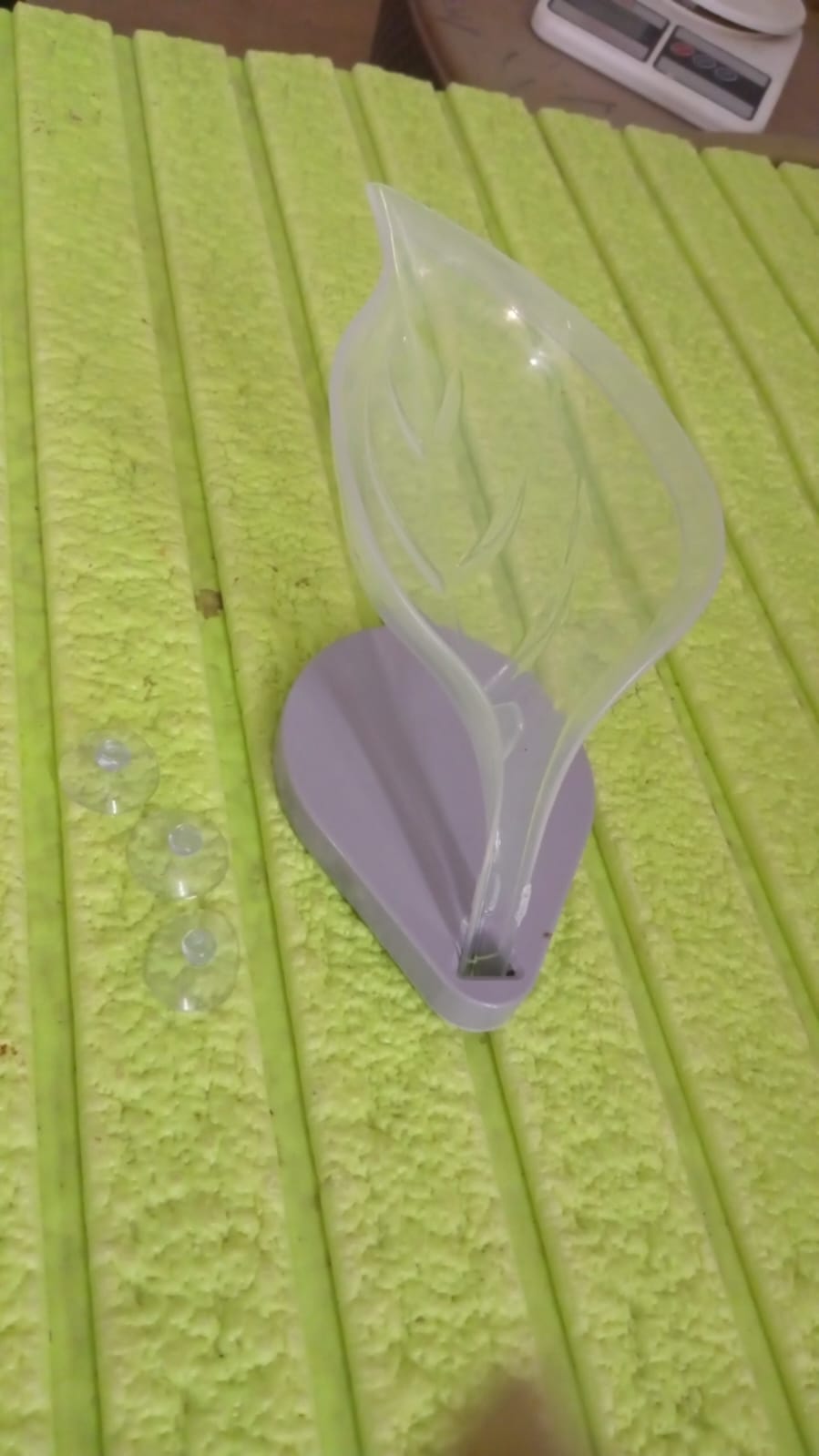 Plastic Leaf Shape Soap Box Self Draining Bathroom Soap Holder, Decorative Drainage Plastic Soap Dish with Draining Tray (Mix Color / 1 Pc) Your Brand