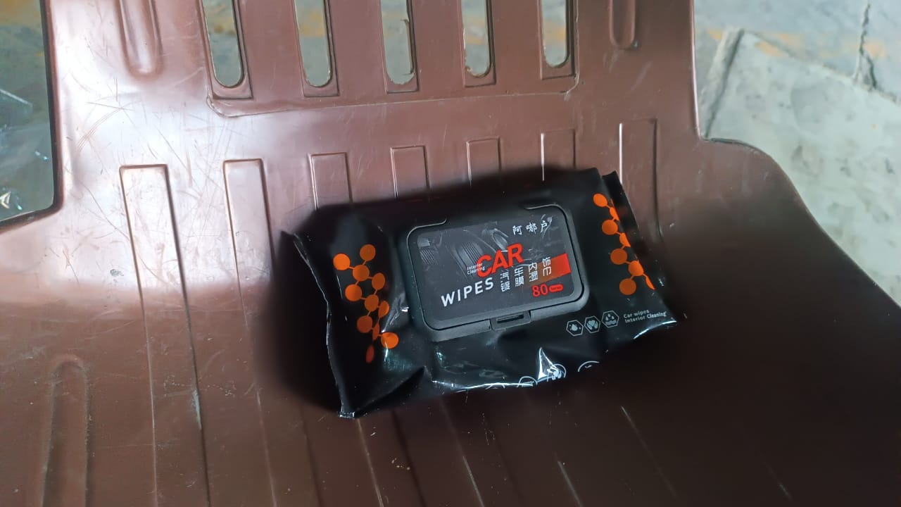 Car Dashboard Scratch Remover Tissue (80 Pcs Set) Your Brand