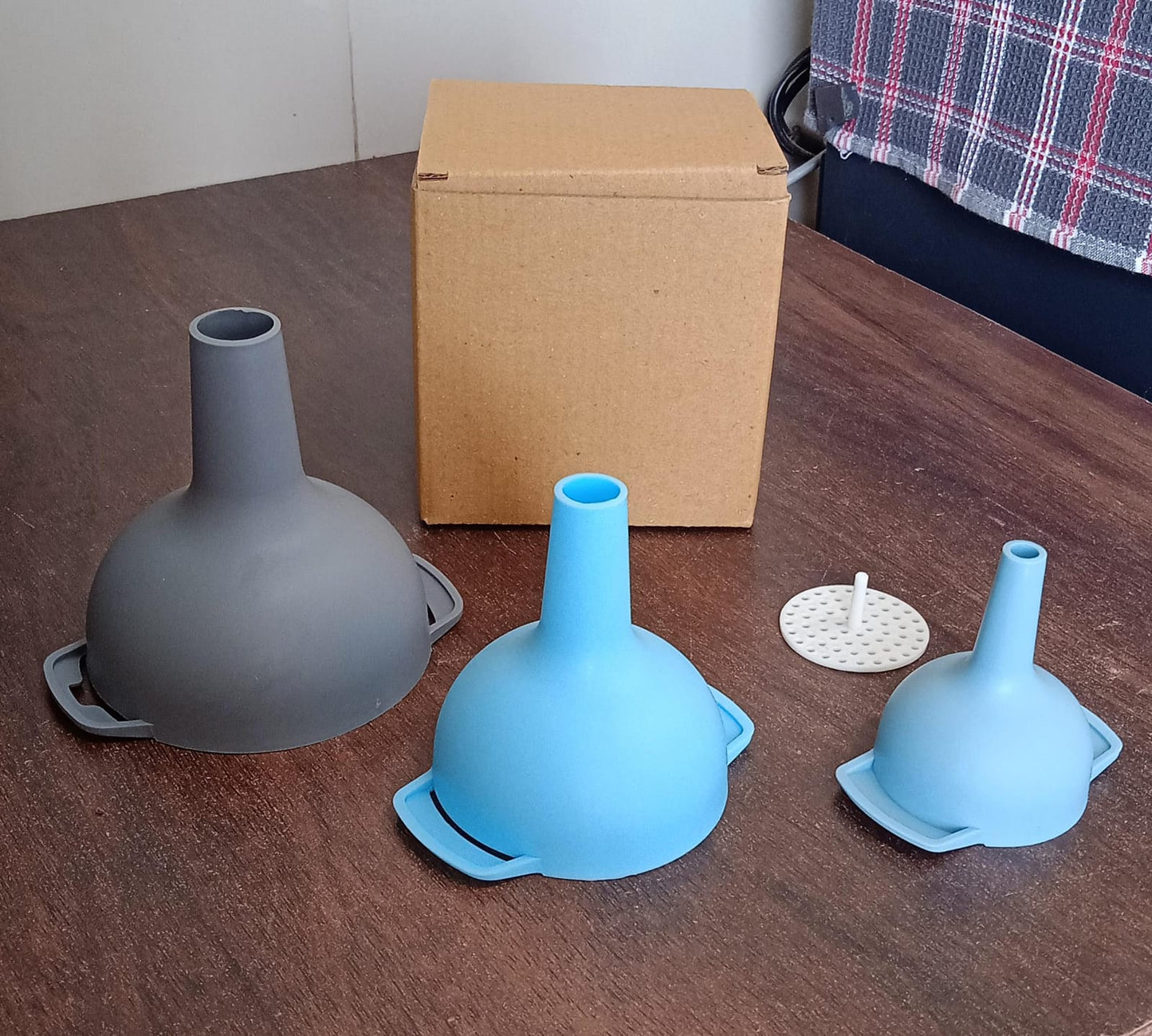 3 in 1 Kitchen Funnel Set of 3, Funnel for Filling Bottle, Small Canning Funnel with Handle, Food Grade Plastic Funnel with Detachable Strainer Filter for Liquid, Dry Ingredients, and Powder Your Brand