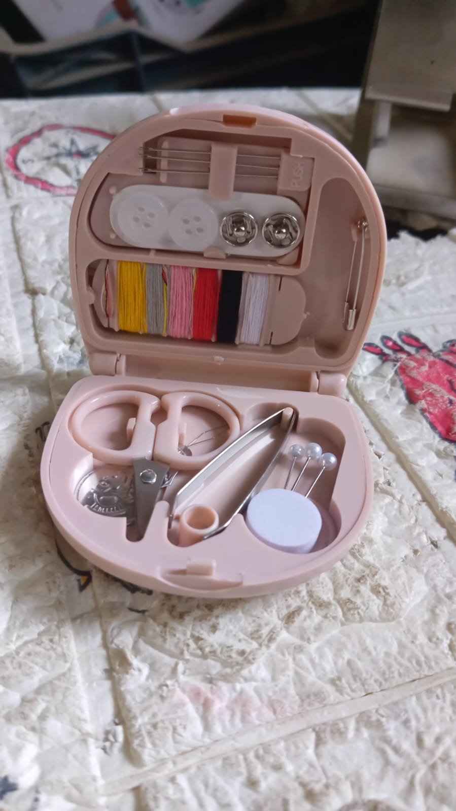 Mini Travel Sewing Kit DIY Sewing Portable Sewing Tool Kits Plastic Sewing Kit Box Beginner Friendly Emergency Sewing Repair Kit with Threads Scissors Hand Sewing Needles Your Brand