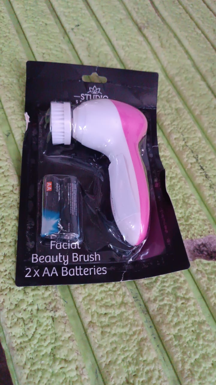 Facial Beauty Brush, Face Massager (1 Pc / With 2 AA Battery Included) Your Brand