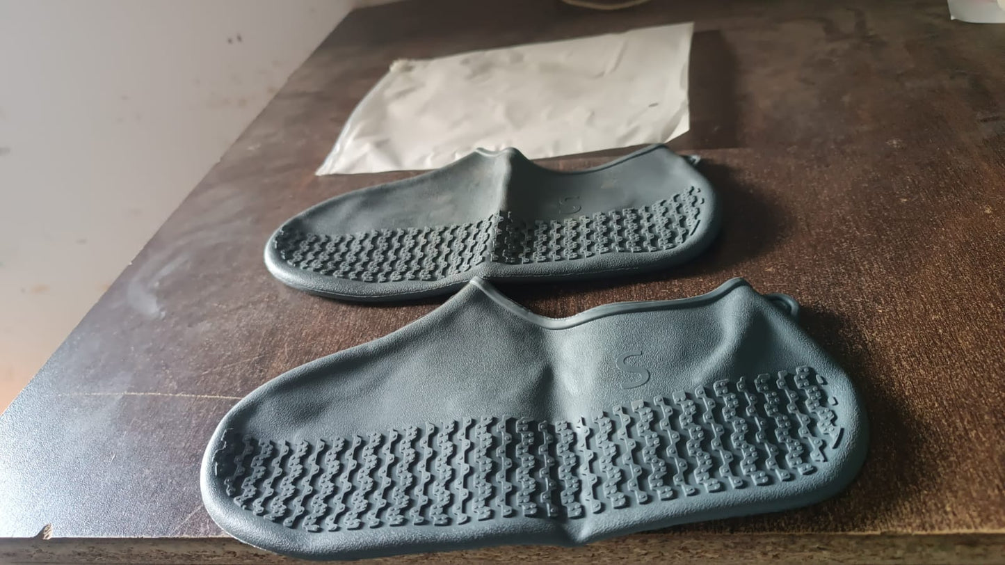 Non-Slip Silicone Reusable Waterproof Rain Shoes Covers (1 Pair / Small / Mix Color) Your Brand