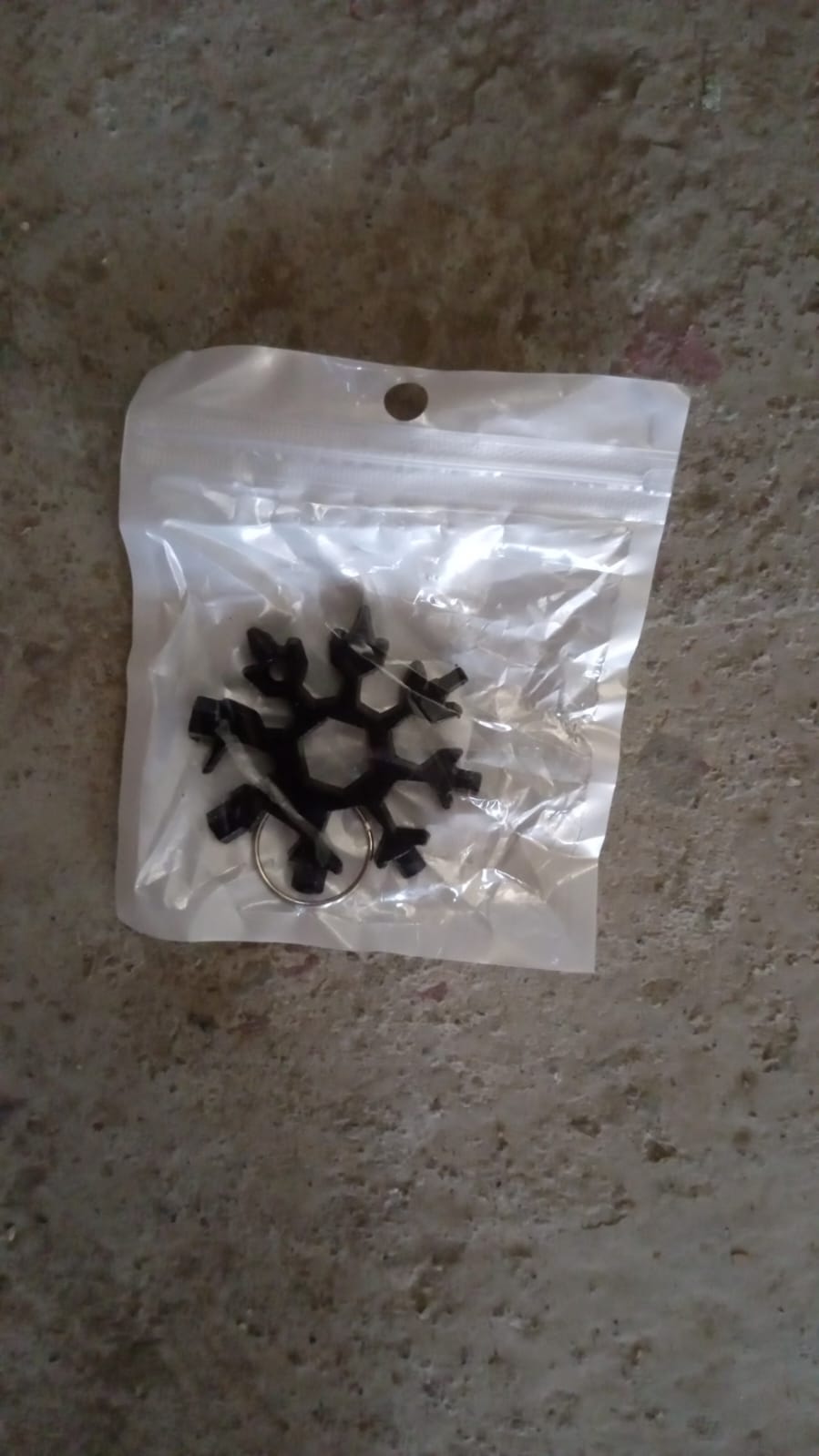 Durable 18-in-1 Snowflake Multi-Tool – Portable Bottle Opener, Screwdriver & Wrench