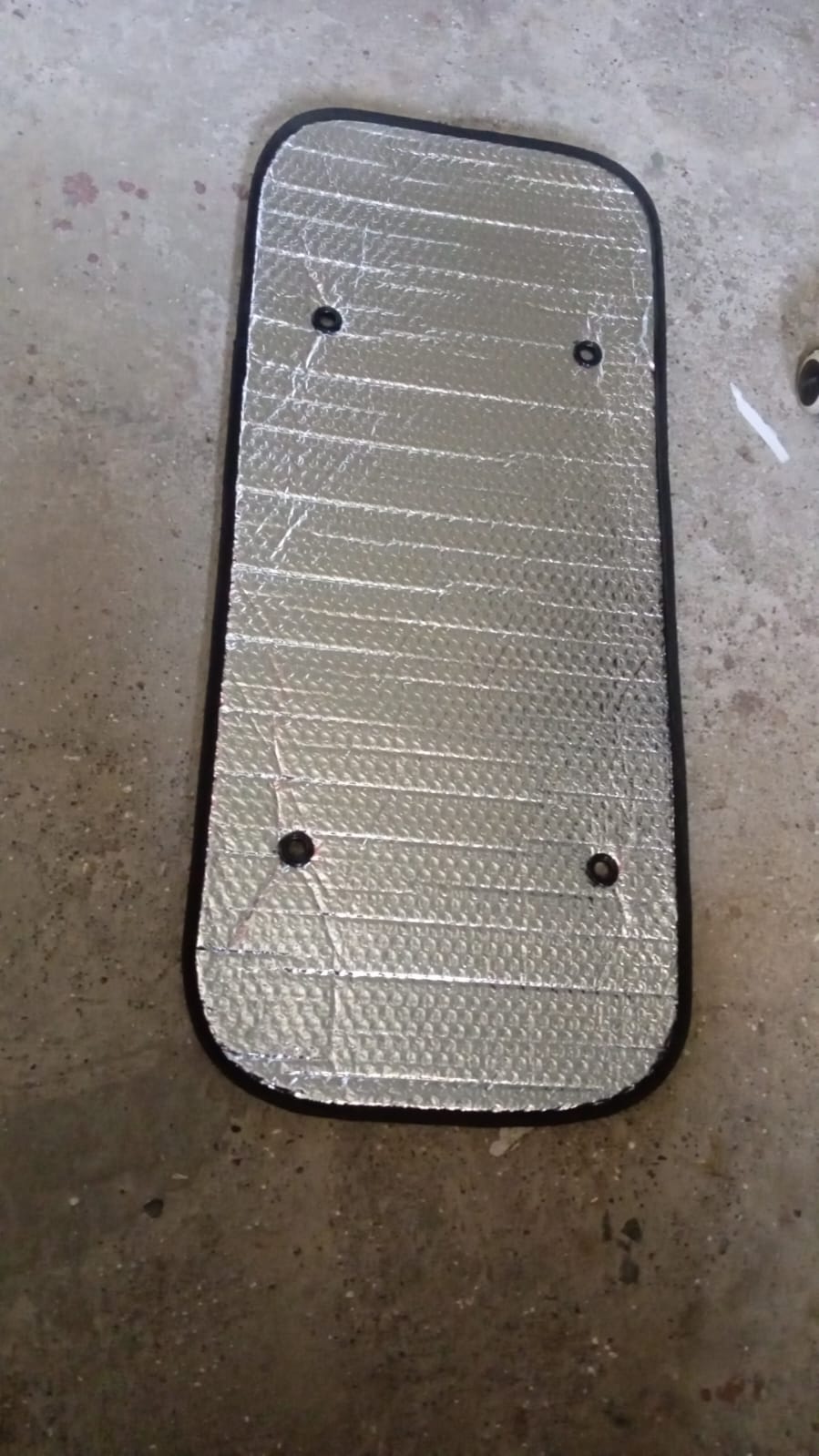 Car Windshield Sun Shade, Keeps Your Vehicle Cool Sunshade for Cars, SUV(80×35 Cm)