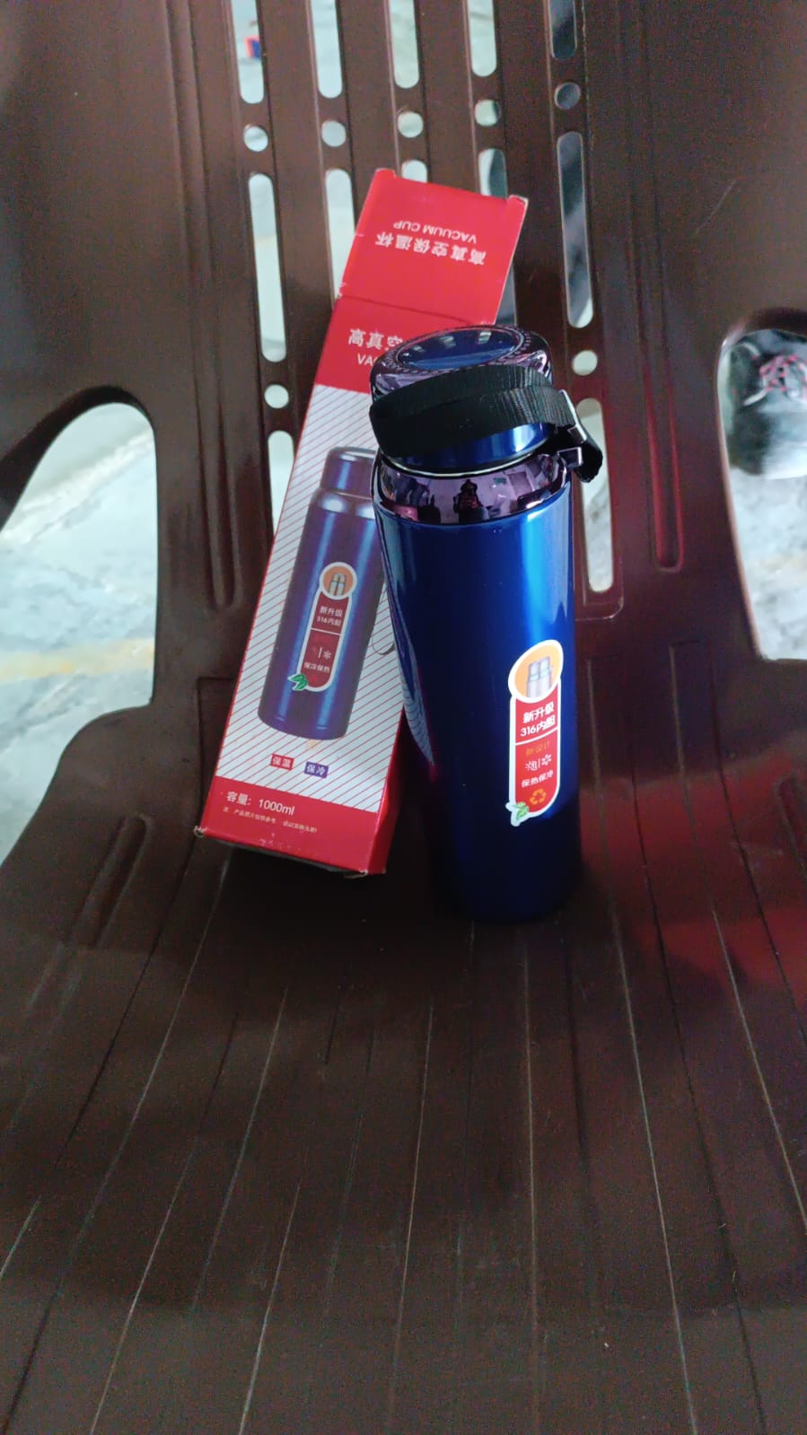 Vacuum Insulated Stainless Steel Bottle, Double walled (1000 ML) Your Brand