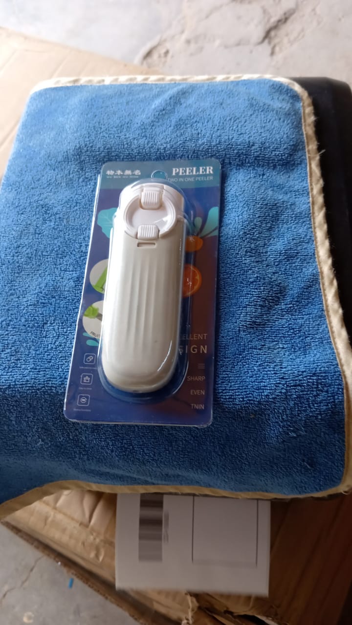 Dual-Use Knife and Peeler, 2-in-1 Stainless Steel Blades Wiith case (1 Pc) Your Brand