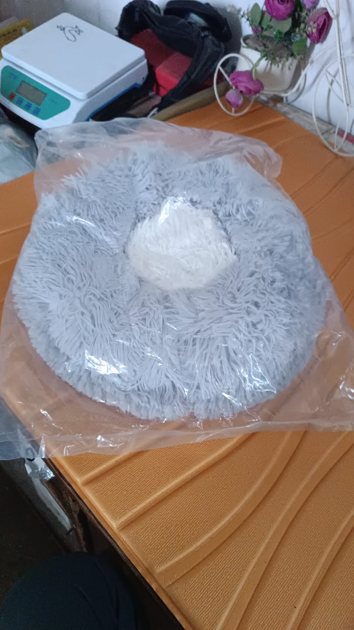 Medium Round Dog Beds for Small, Medium Dogs and Cats (1 Pc) Your Brand