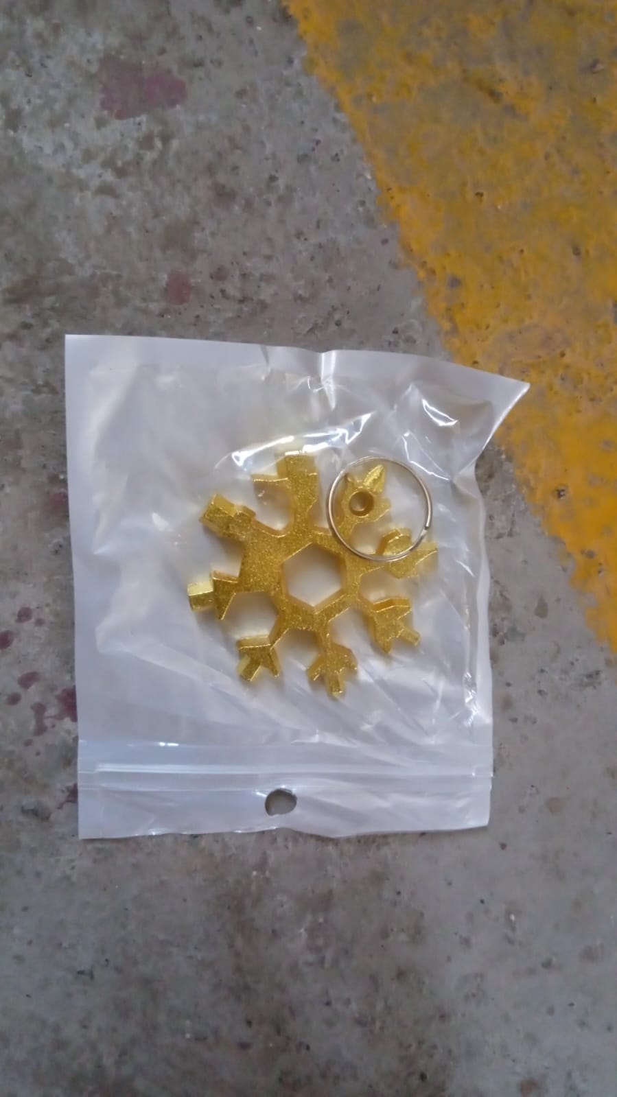 Durable & Portable 18 in 1 Snowflake Multi-Tool, Snowflake Bottle Opener Flat Phillips Screwdriver Kit Wrench Your Brand