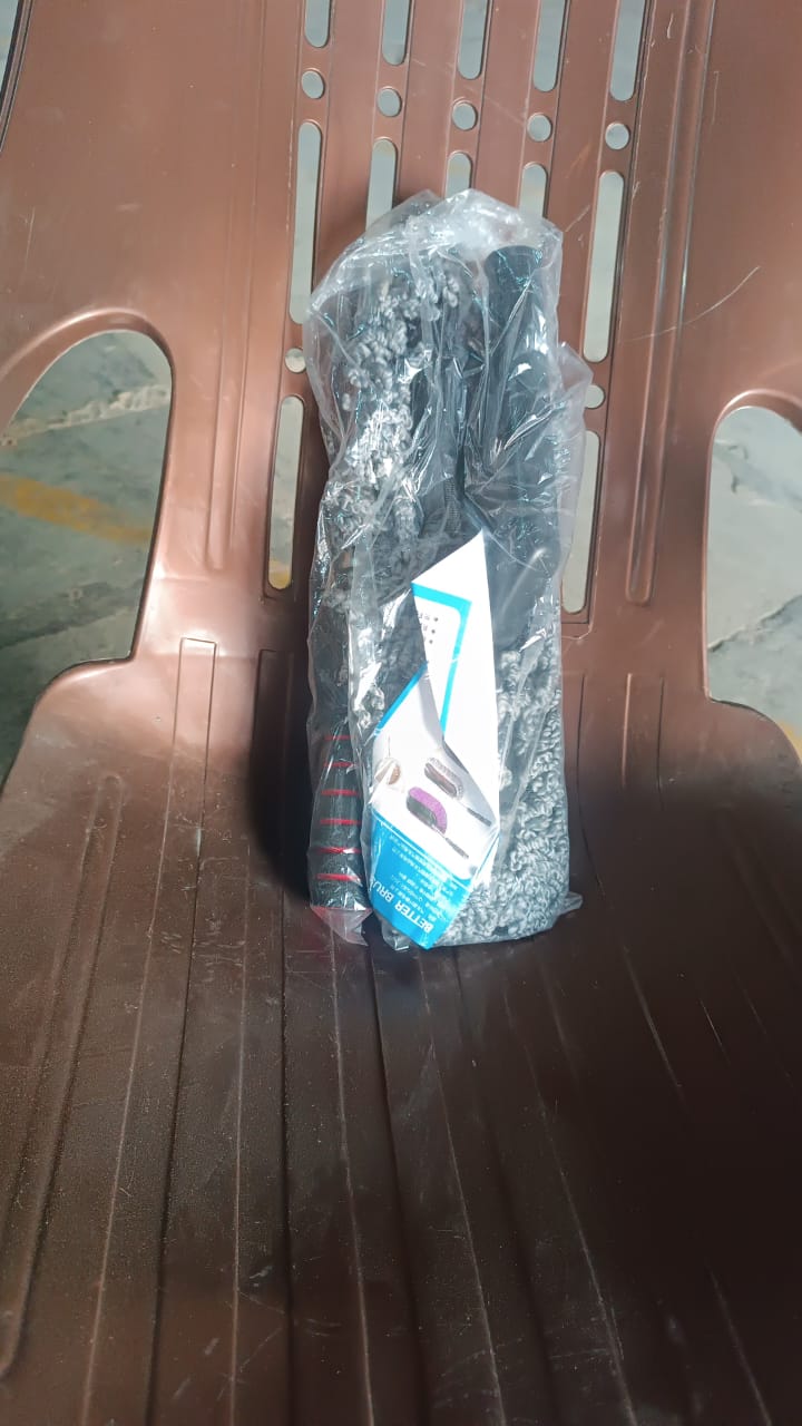 Car Dust Brush – Gentle and Efficient Cleaning Tool for Interior and Exterior (1 Pc) Your Brand