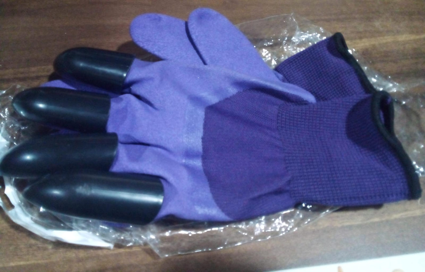 Garden Farming Gloves With Hand Fingertips & Plastic Claws (1 Pair) Your Brand