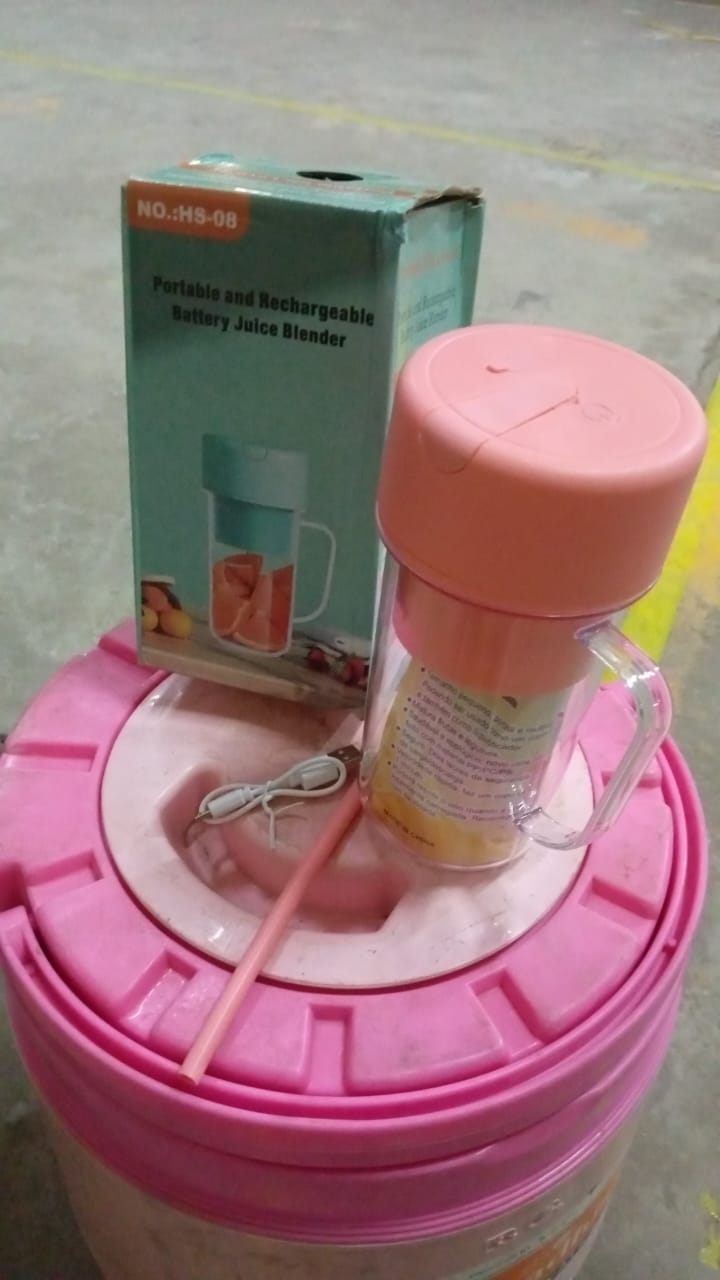 Portable Crusher Juicer With Handle & Straw, USB Rechargeable 6 Blades (420 ML) Your Brand