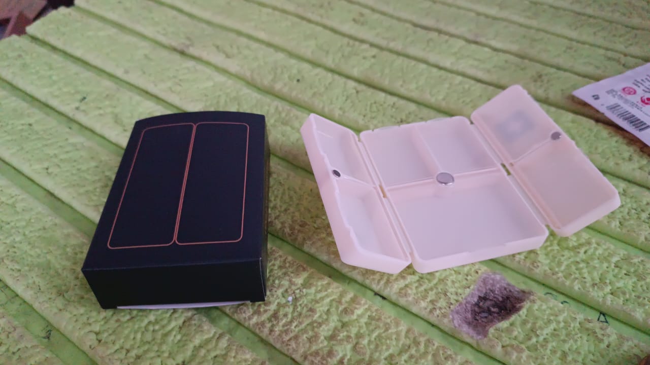 Magnetic Pill Organizer, 7 Compartments Portable Pill Case (1 Pc) Your Brand