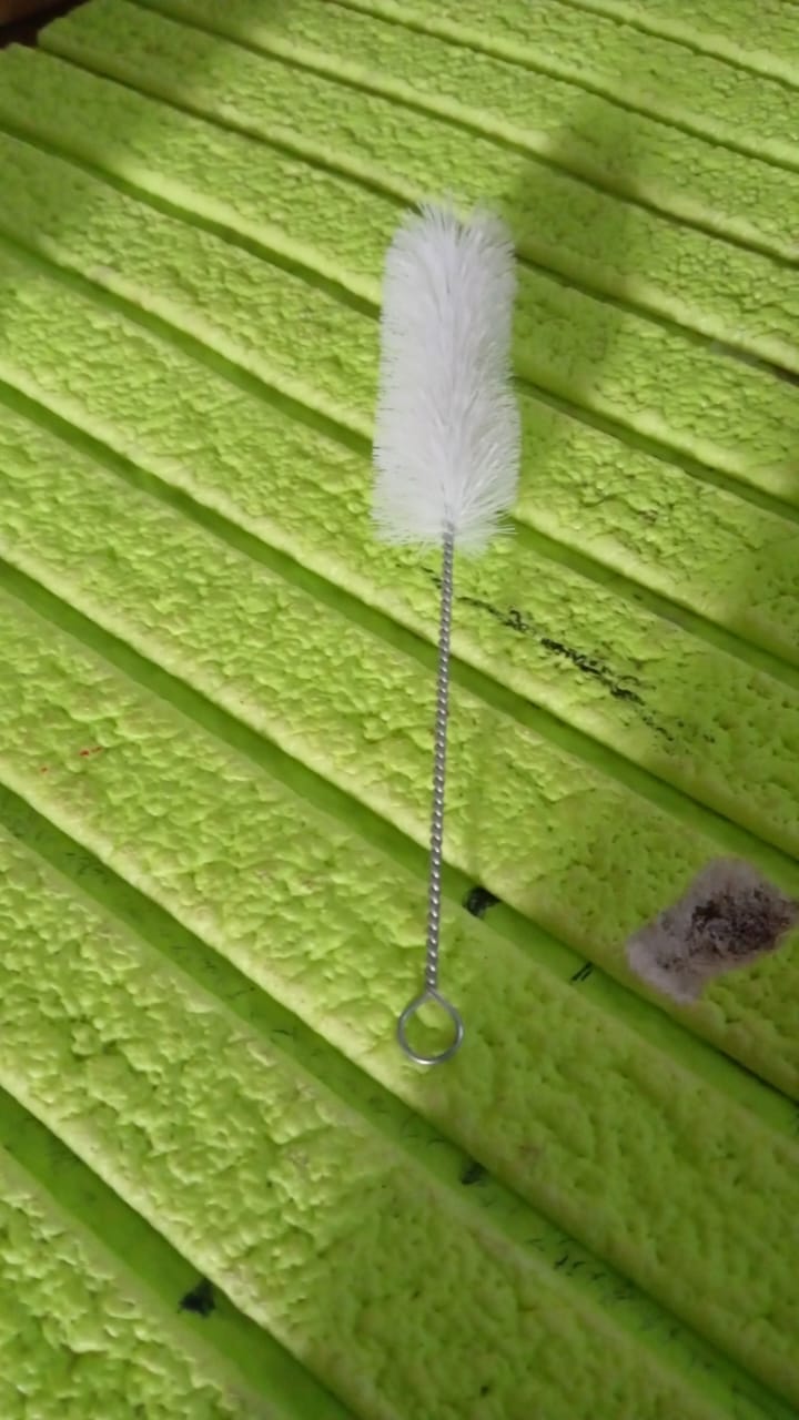 Safe Cleaning Brush Drinking Straw Cleaning Brush Bottle Cleaner Brush (1 Pc / 25 CM) Your Brand