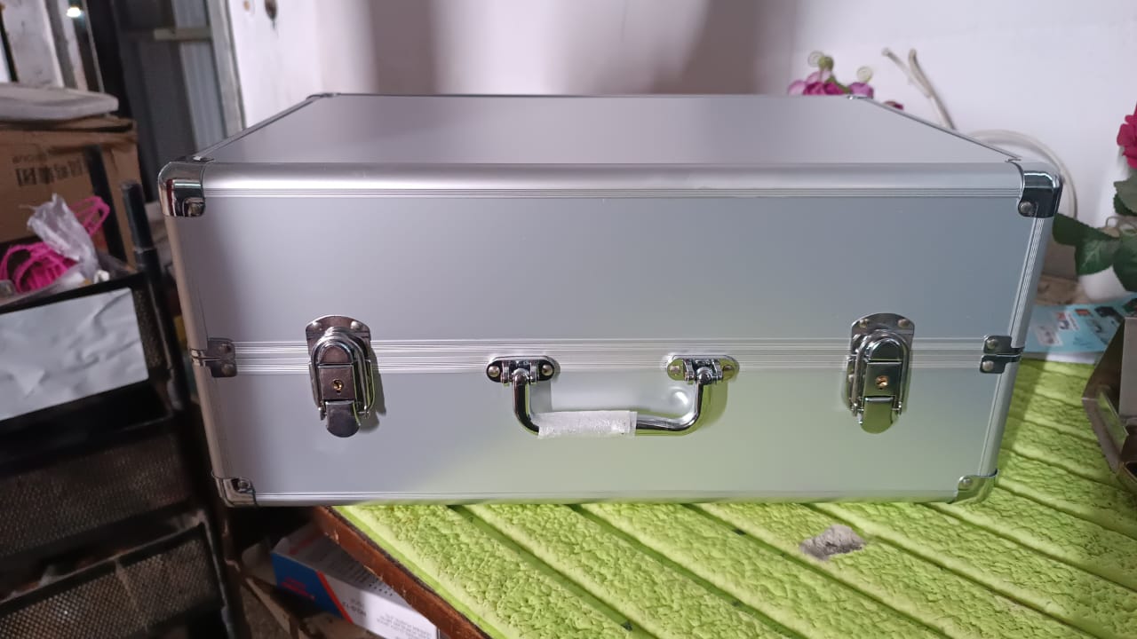 Aluminium & Wooden Multipurpose Portable Suitcase Travel Tool Box With 2 Keys For Lock (45×29×20 Cm / 1 Pc) Your Brand