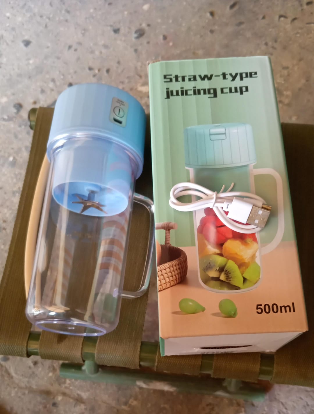 Portable Electric Juicer With Handle & Straw, USB Rechargeable 6 Stainless Steel Blades (500 ML) Your Brand