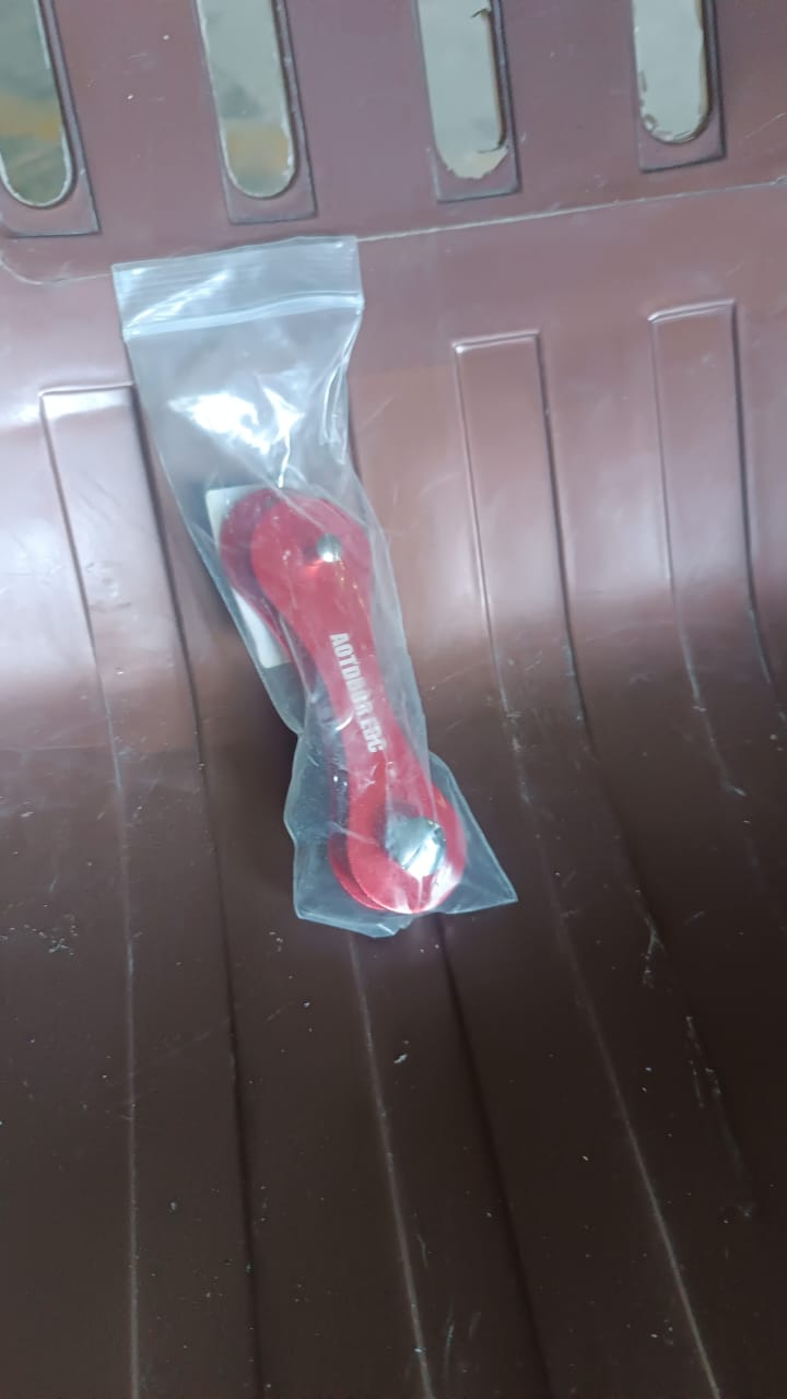 Metal Key Holder Multifunctional Portable Key Accessory (1 Pc / Mix Color) Your Brand