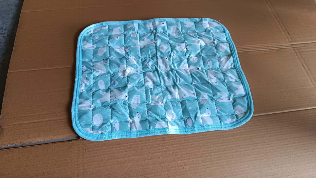 Pet Soft Cat Dog Blanket / Towel, Warm Sleep Mat (50×40 Cm / 1 Pc / Mix Color & Design) Your Brand