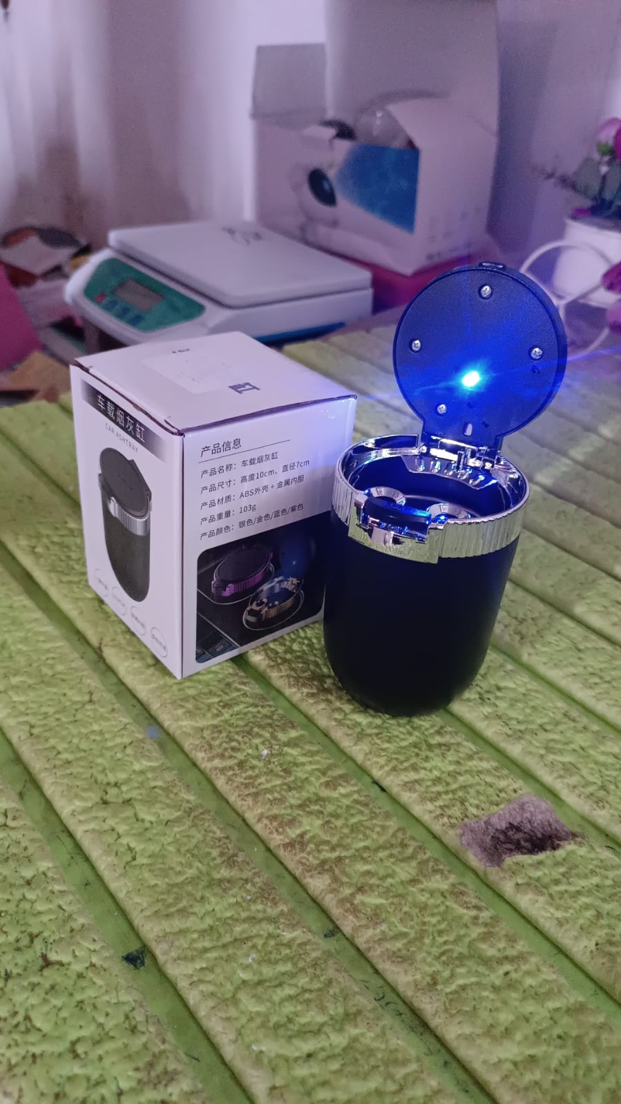 Portable Car Ashtray with Lid and Blue LED Light (1 Pc) Your Brand