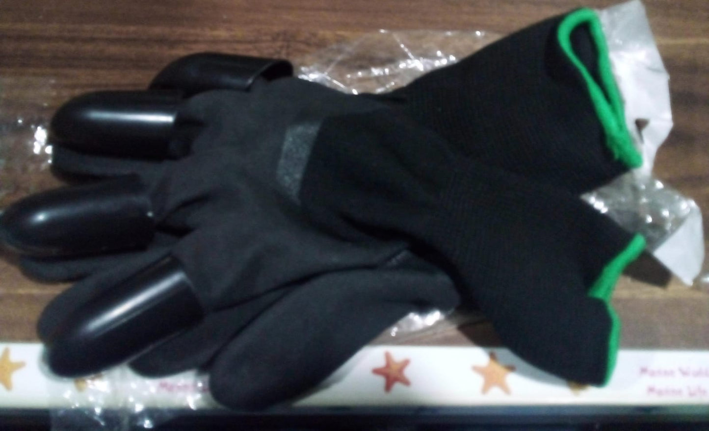 Garden Farming Gloves With Hand Fingertips & Plastic Claws (1 Pair) Your Brand