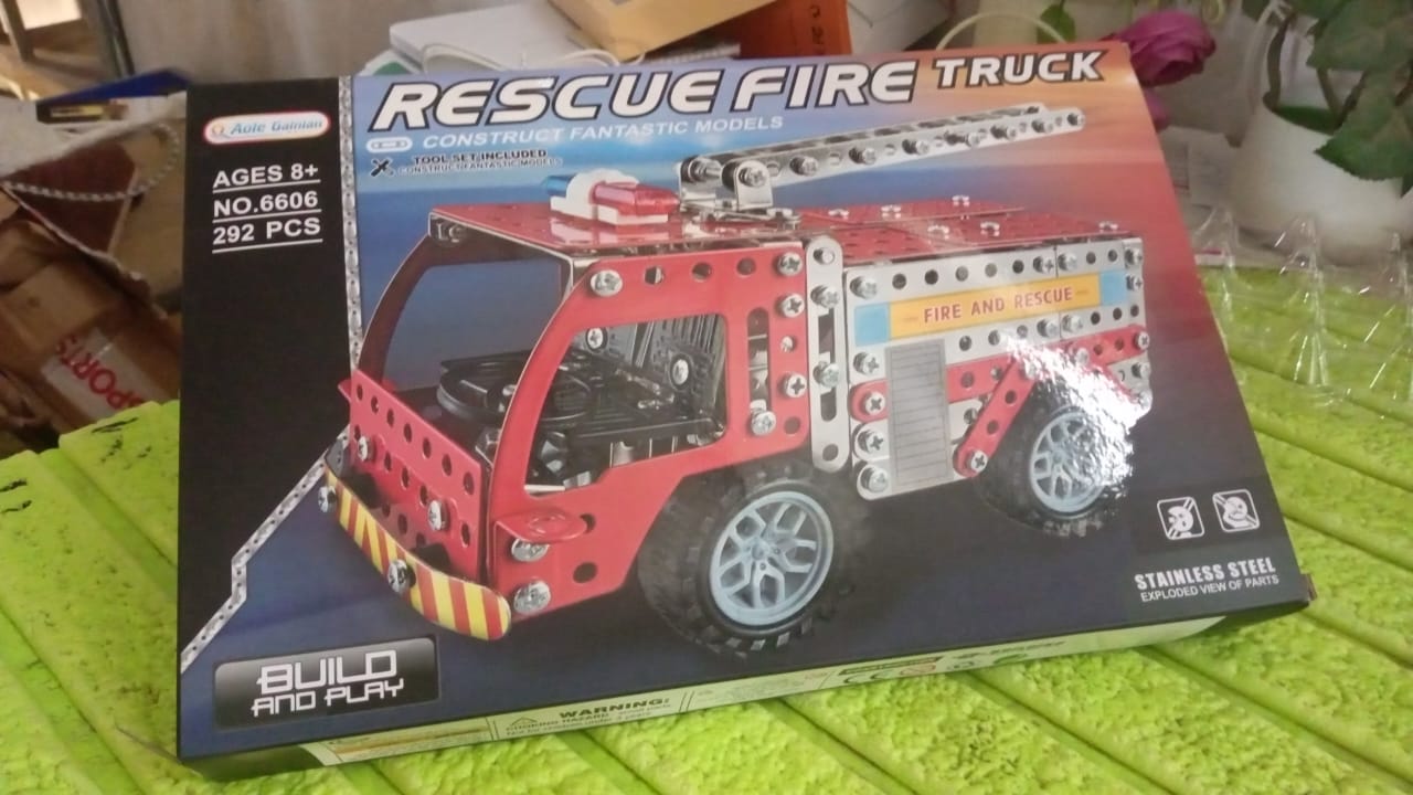 Metal DIY Fire Truck Building Blocks for Kids (Fire Truck / 292pcs of truck tool / 1 Set) Your Brand