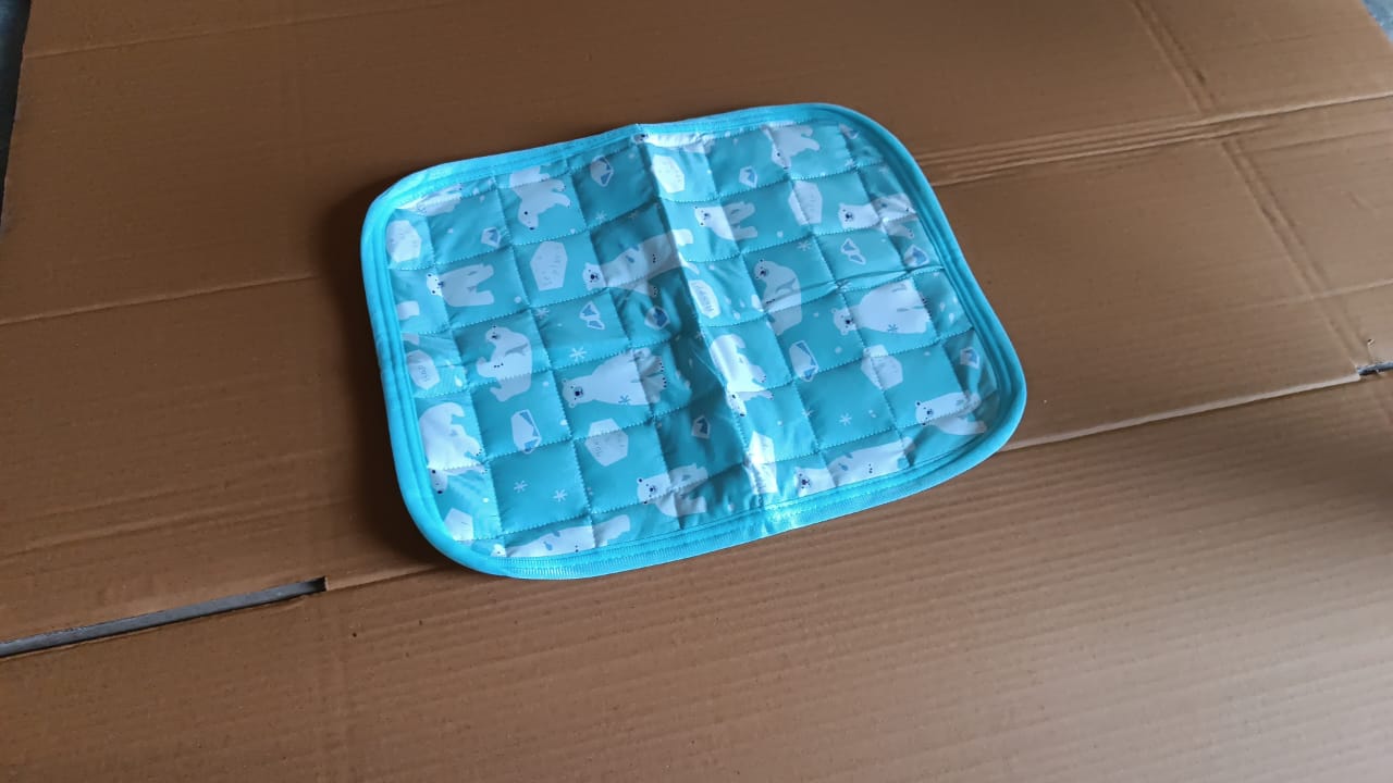 Pet Soft Cat Dog Blanket / Towel, Warm Sleep Mat (40×30 Cm / 1 Pc / Mix Color & Design) Your Brand