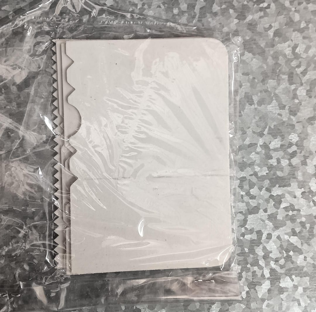 Plastic Cake Scraper Cake Decorating Pastry Baking Tool (4 Pcs Set) Your Brand