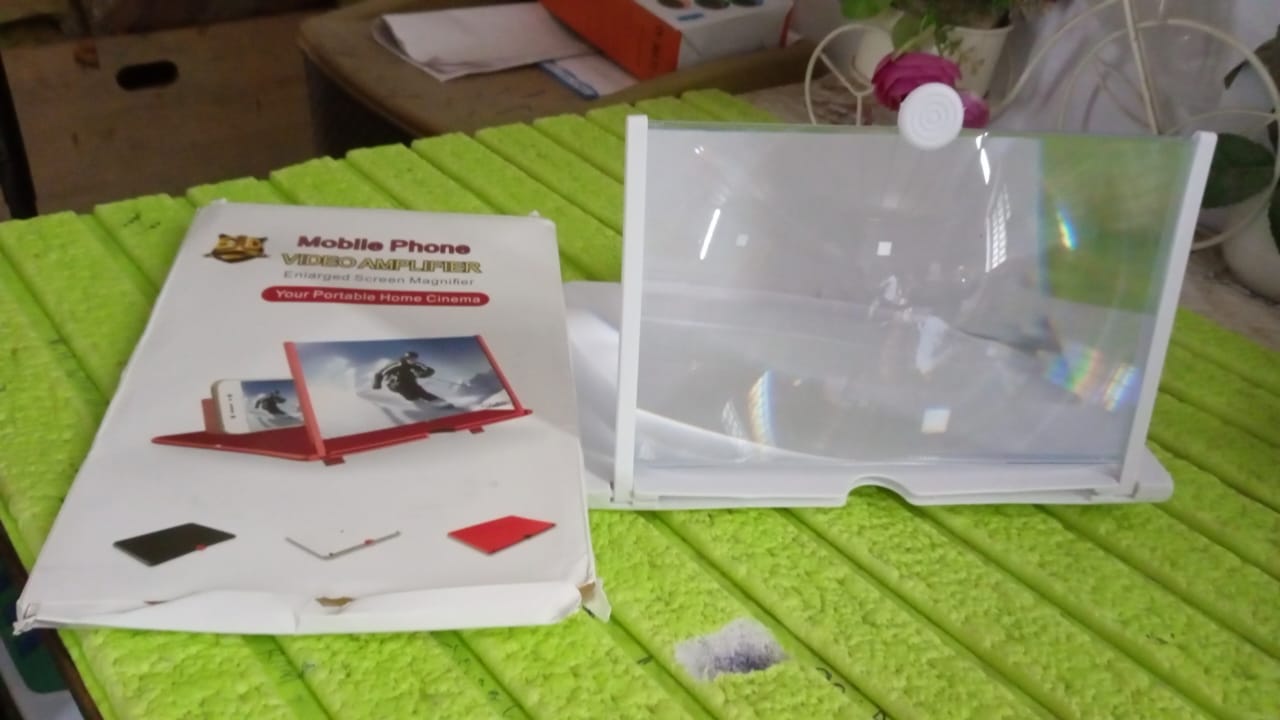3D HD Mobile Phone Magnifier Amplifier (10 inch / 1 Pc) Your Brand