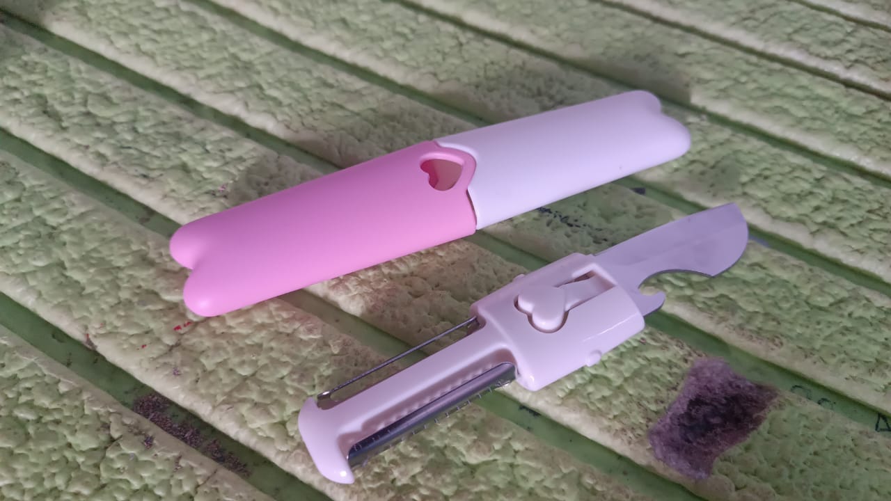 2 in 1 Knife, Multifunctional peeler fruit knife (1 Pc / Loose) Your Brand