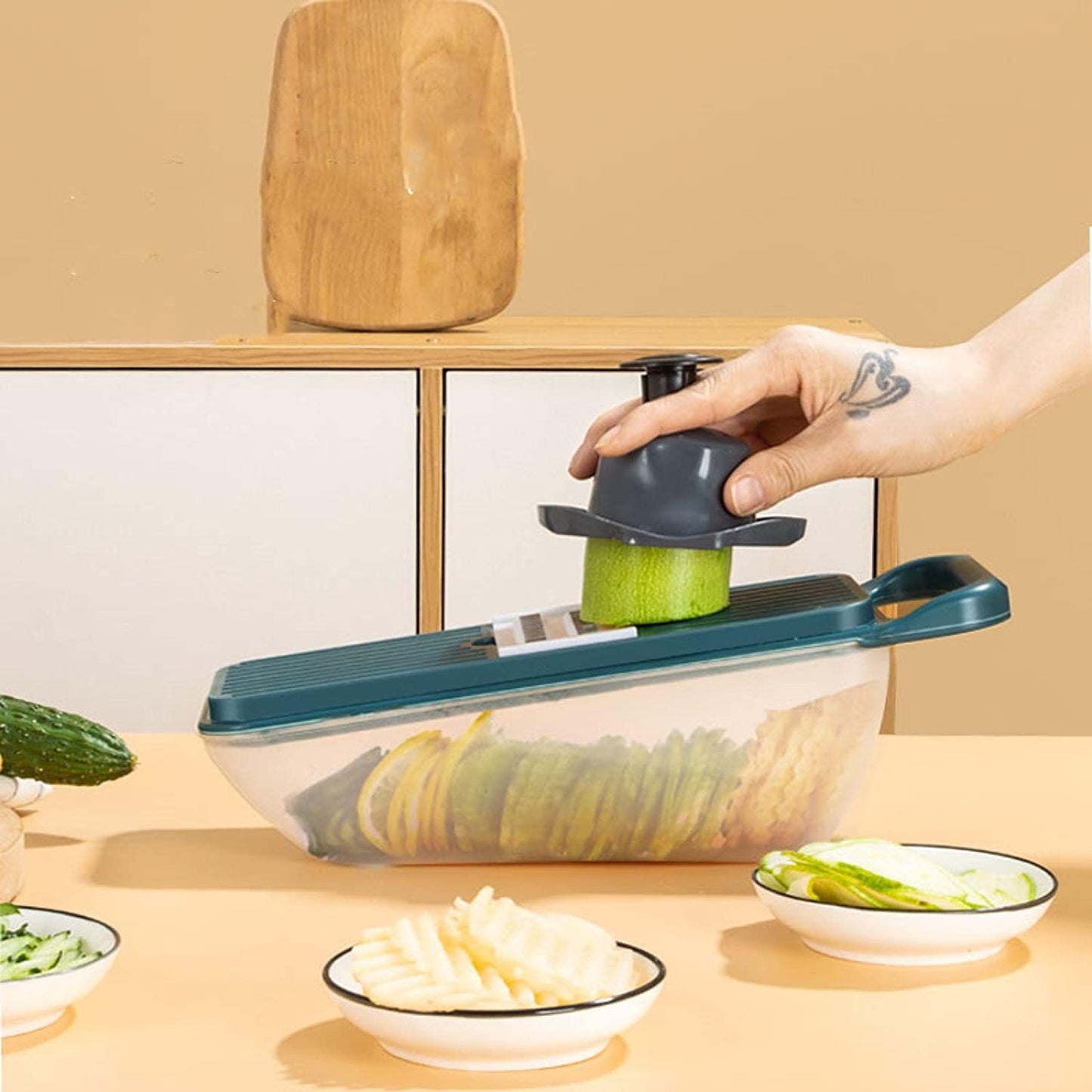 Multifunctional Vegetable Slicer Cutter Onion and Potato Slicer cutter with 6blades and 1 peeler Your Brand