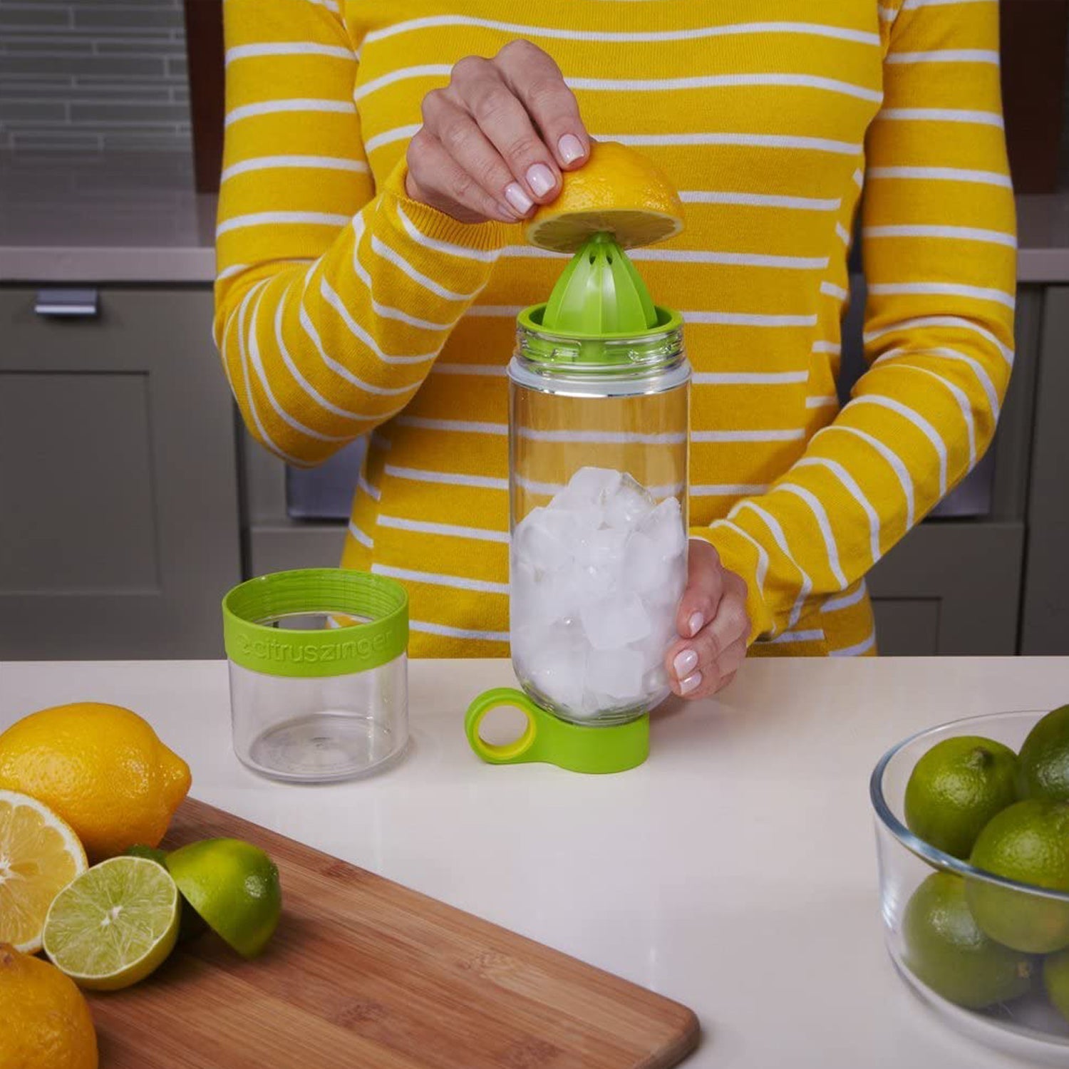 CITRUS JUICER BOTTLE INSTANT JUICE SPORTS BOTTLE  JUICE MAKER INFUSER BOTTLE Your Brand