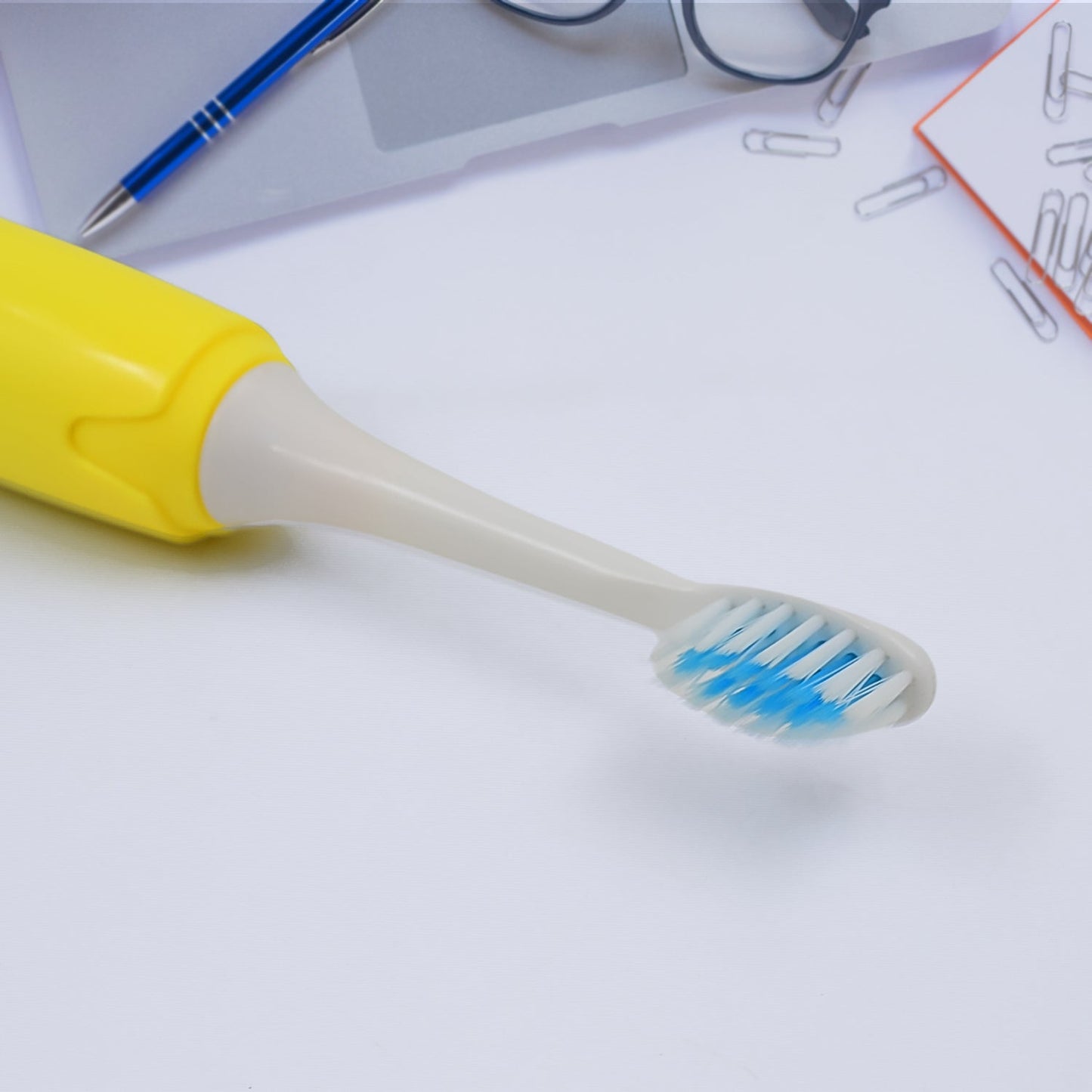 Adult Waterproof Electric Toothbrush 1 Head Battery Operated Toothbrush (1 Pc / Battery Not Included / Mix Color) Your Brand