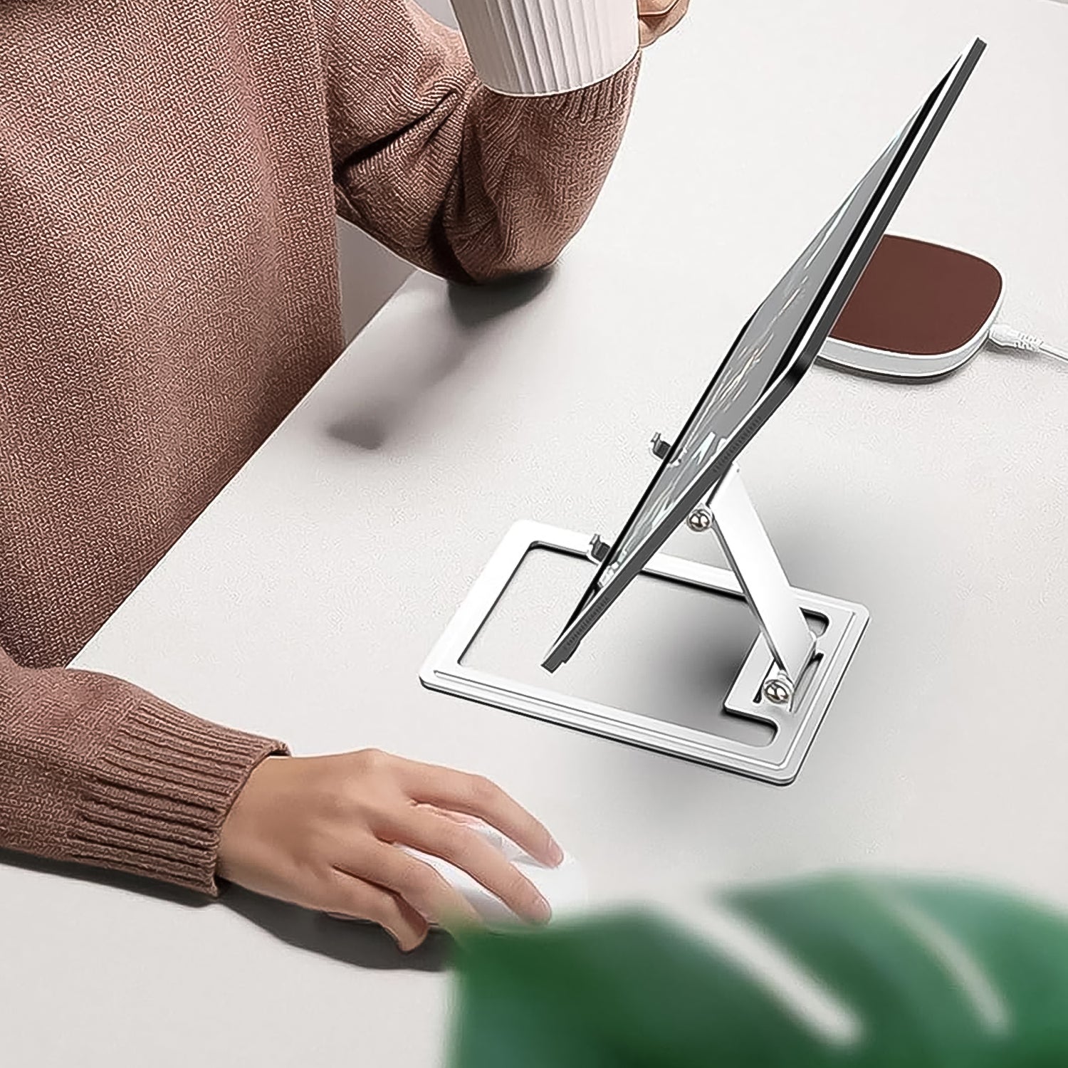 Adjustable Desktop Tablet Phone Stand Aluminium Alloy Stand For Phone (1 Pc) Your Brand
